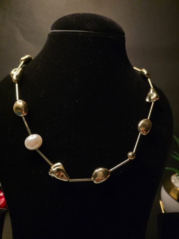 Golden Beats with Pearl