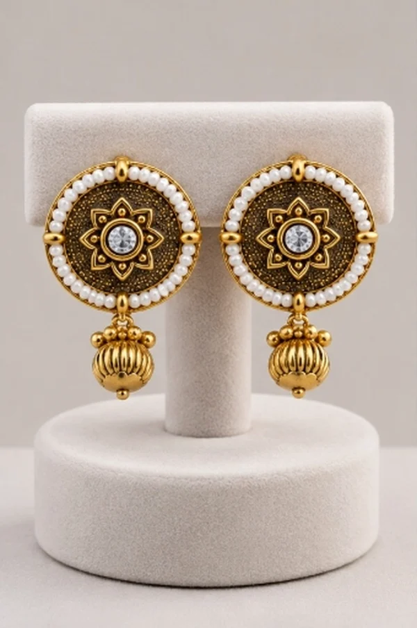Pearl Royal Earring